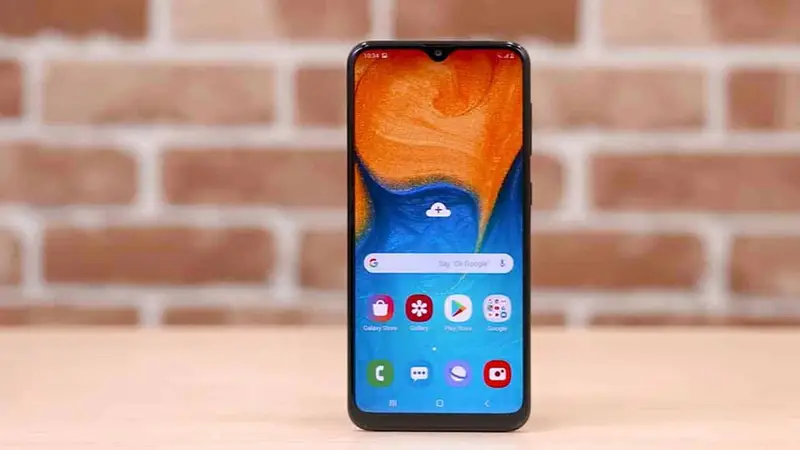 三星Galaxy A20评论:可负担的性能